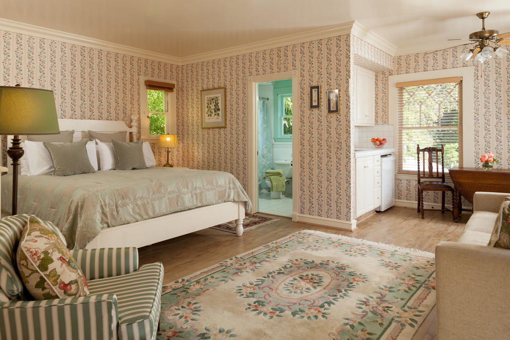 Cheshire Cat Inn & Cottages Santa Barbara Exterior photo