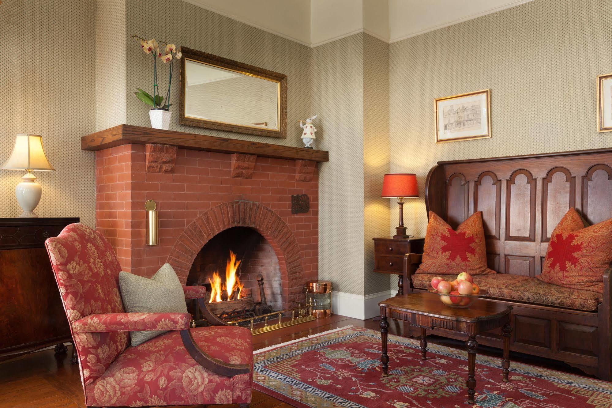 Cheshire Cat Inn & Cottages Santa Barbara Exterior photo