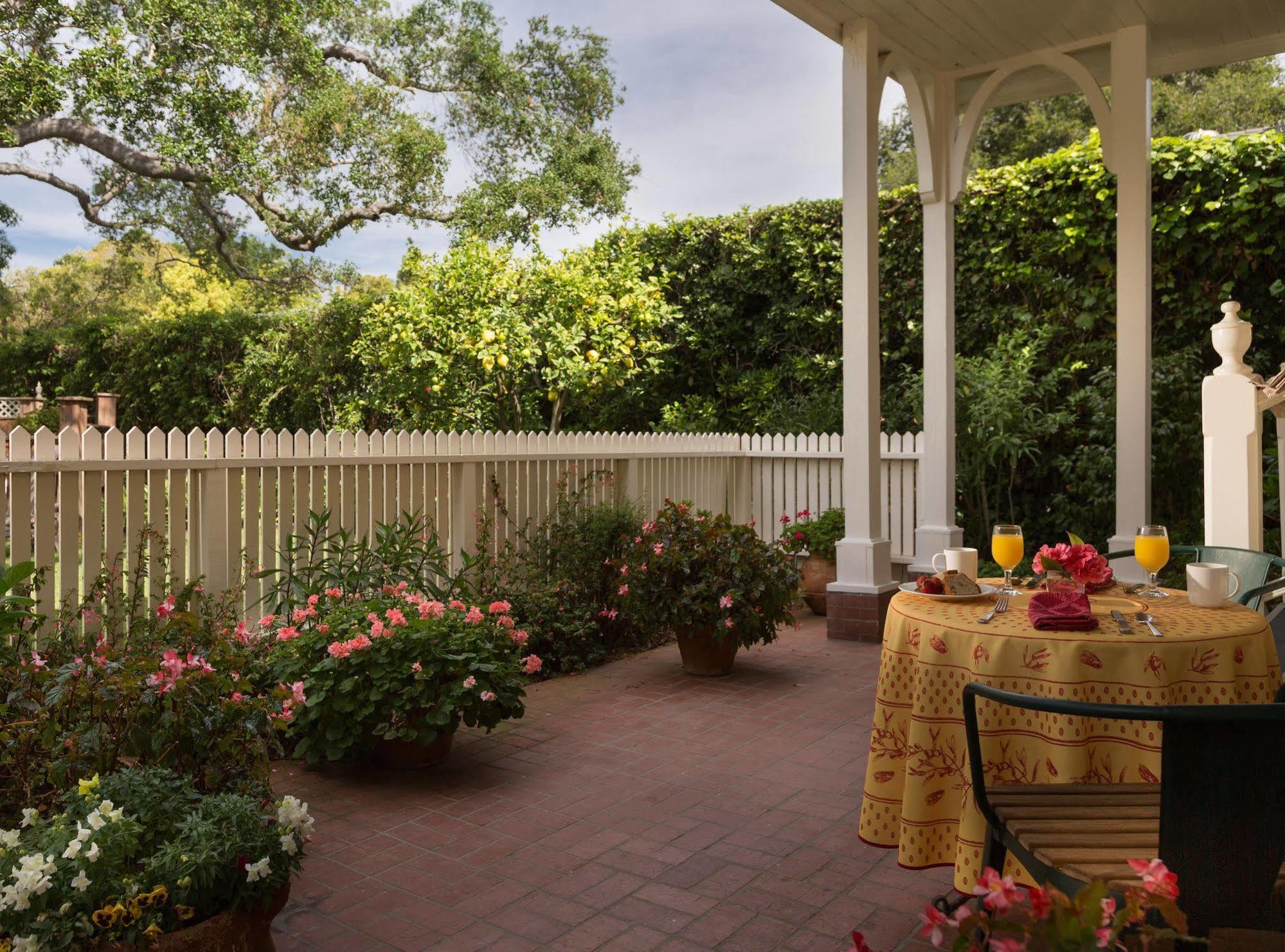 Cheshire Cat Inn & Cottages Santa Barbara Exterior photo