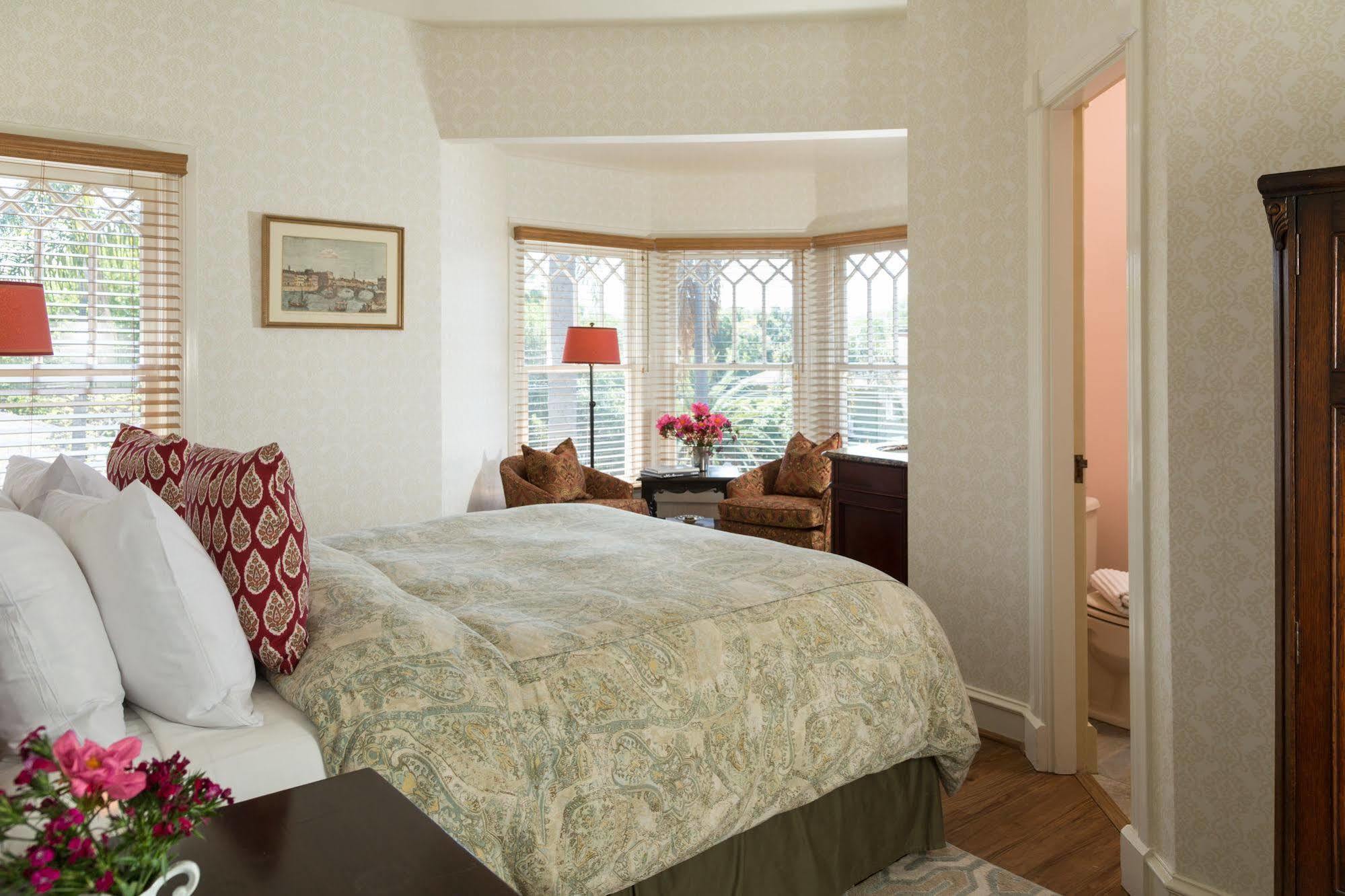 Cheshire Cat Inn & Cottages Santa Barbara Exterior photo